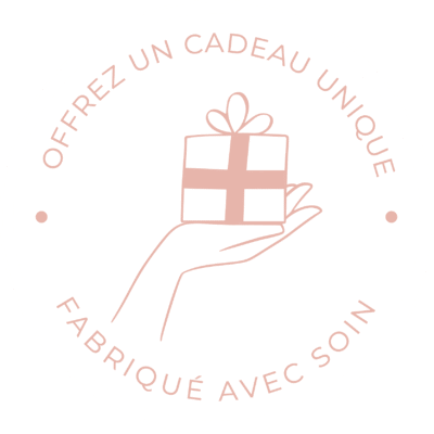 Badge cadeau personnalisé - idées cadeaux uniques gravées en bois - Mood Création