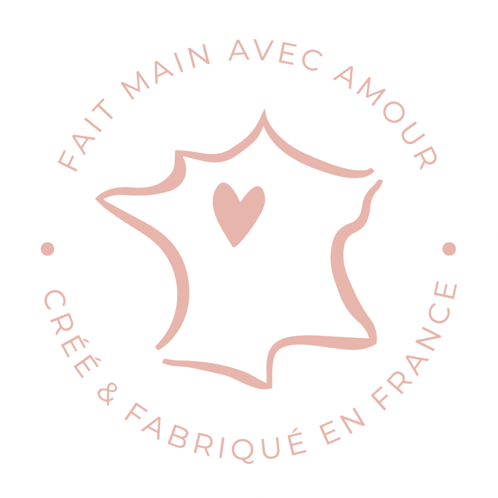 Badge Made in France - créations artisanales en bois gravées en France - Mood Création