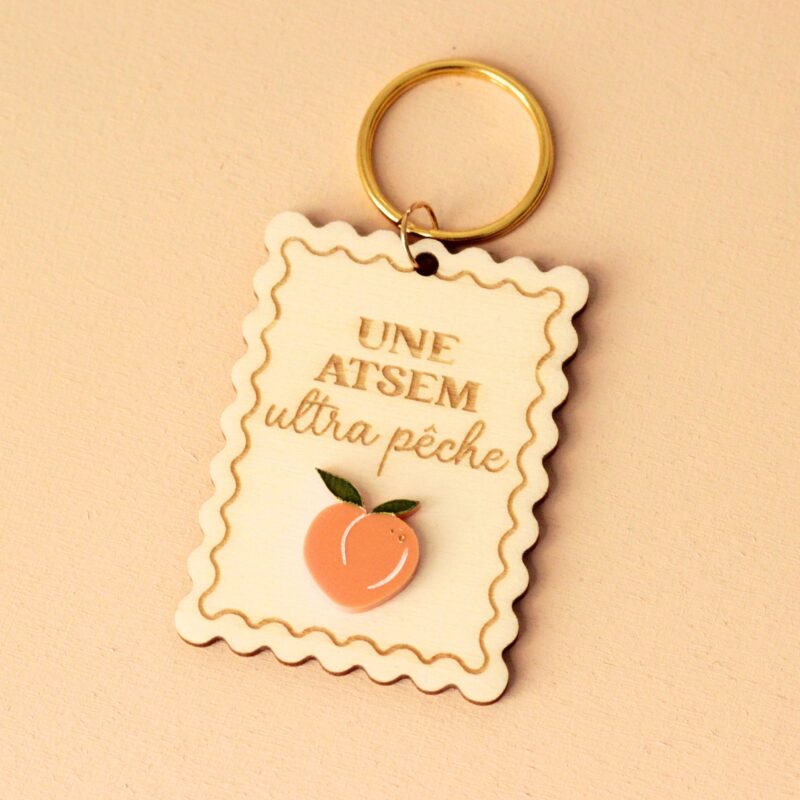Cadeau crèche personnalisé porte-clés bois Cadeau crèche personnalisé en bois – porte-clés fruit artisanal pour nounou ou professionnelle enfance