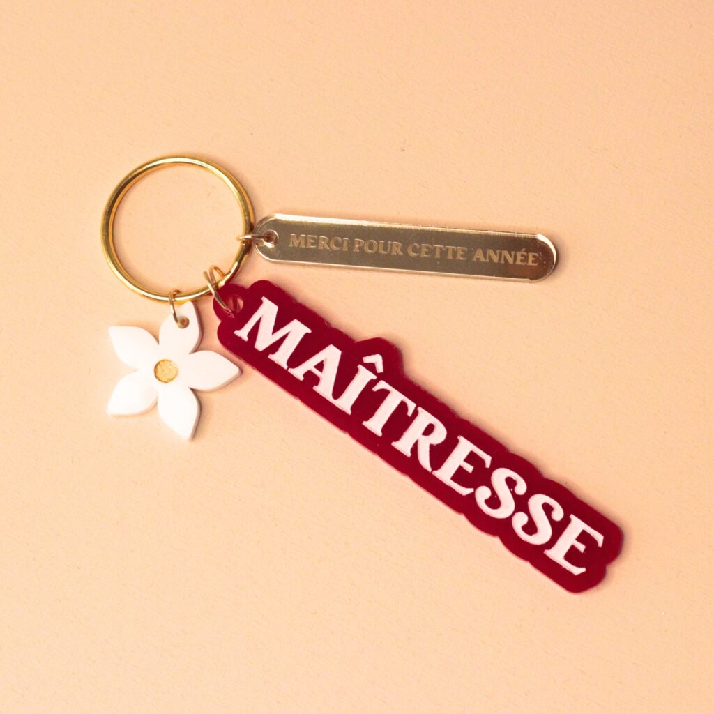 Porte-clé personnalisé maman couleur fraise avec miroir doré