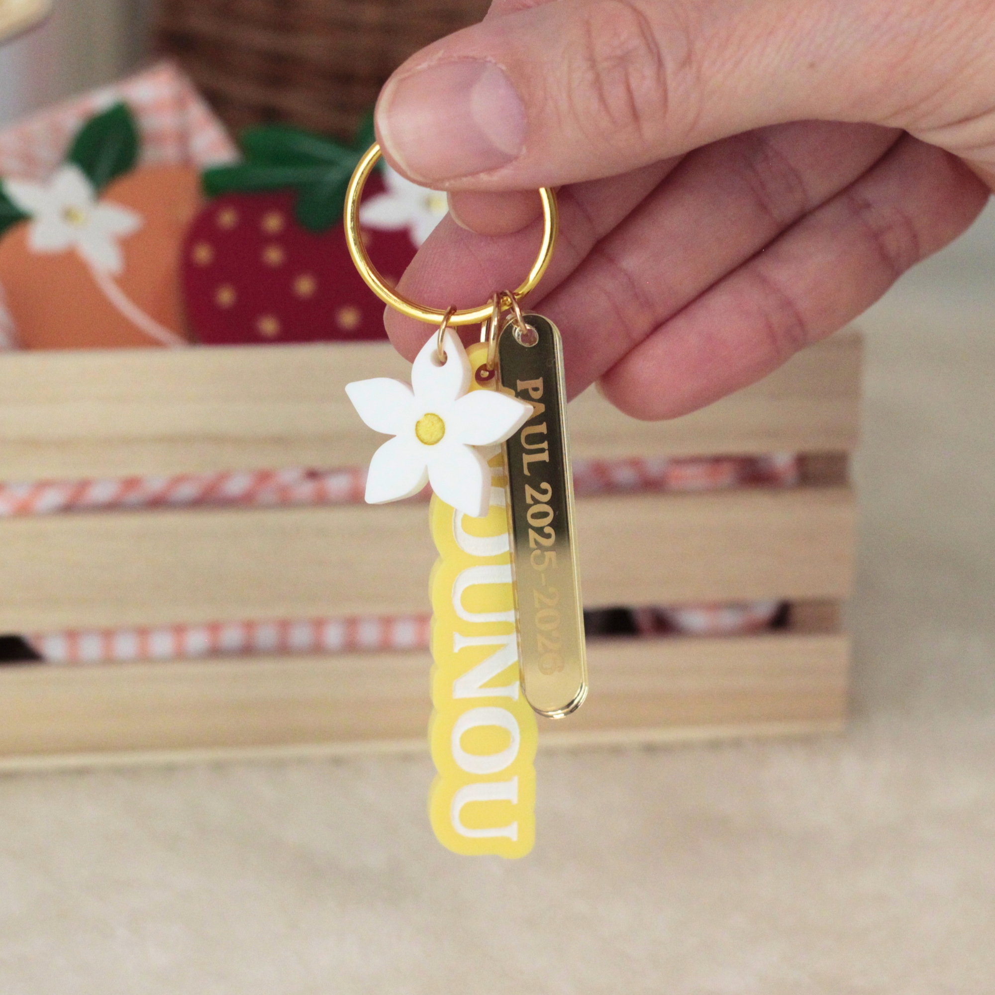 Porte-clé personnalisé tata avec fleur et miroir doré couleur citron