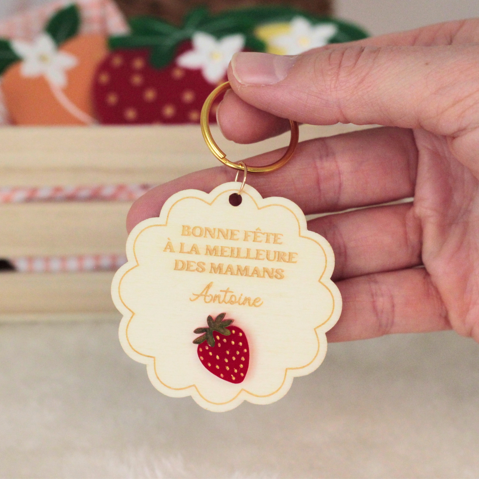 Porte-clés fraise en bois personnalisé – accessoire tendance pour sac à main et trousseau de clés