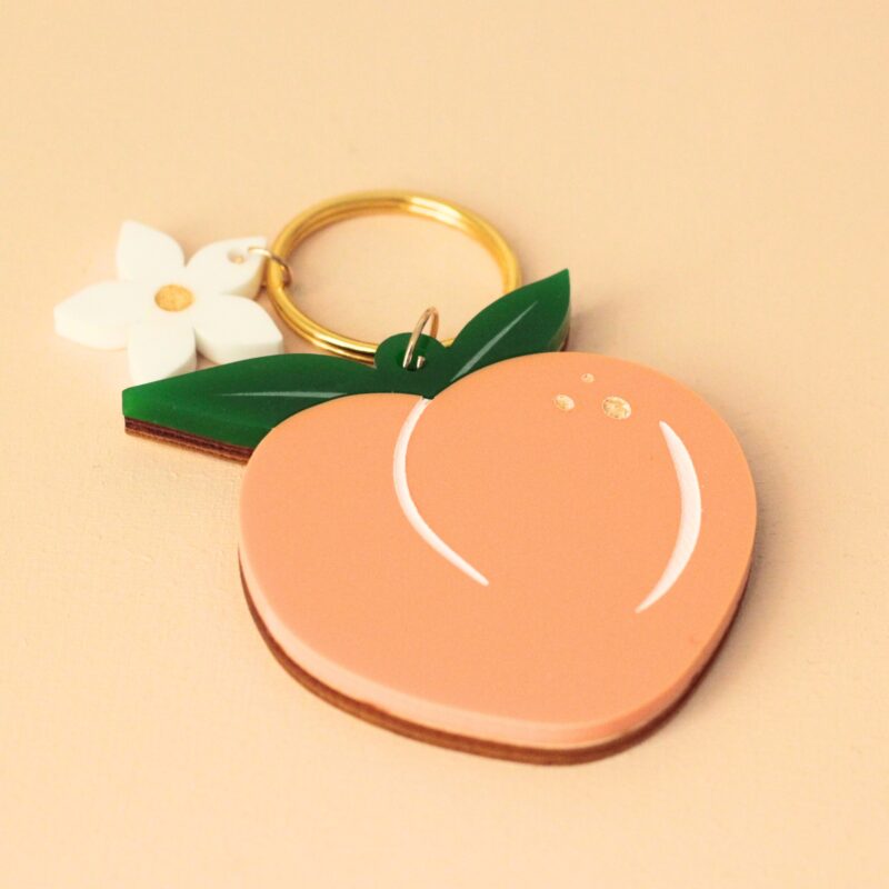 Porte-clés pêche en bois minimaliste Porte-clés pêche en bois minimaliste 🍑 accessoire fruité tendance fait main