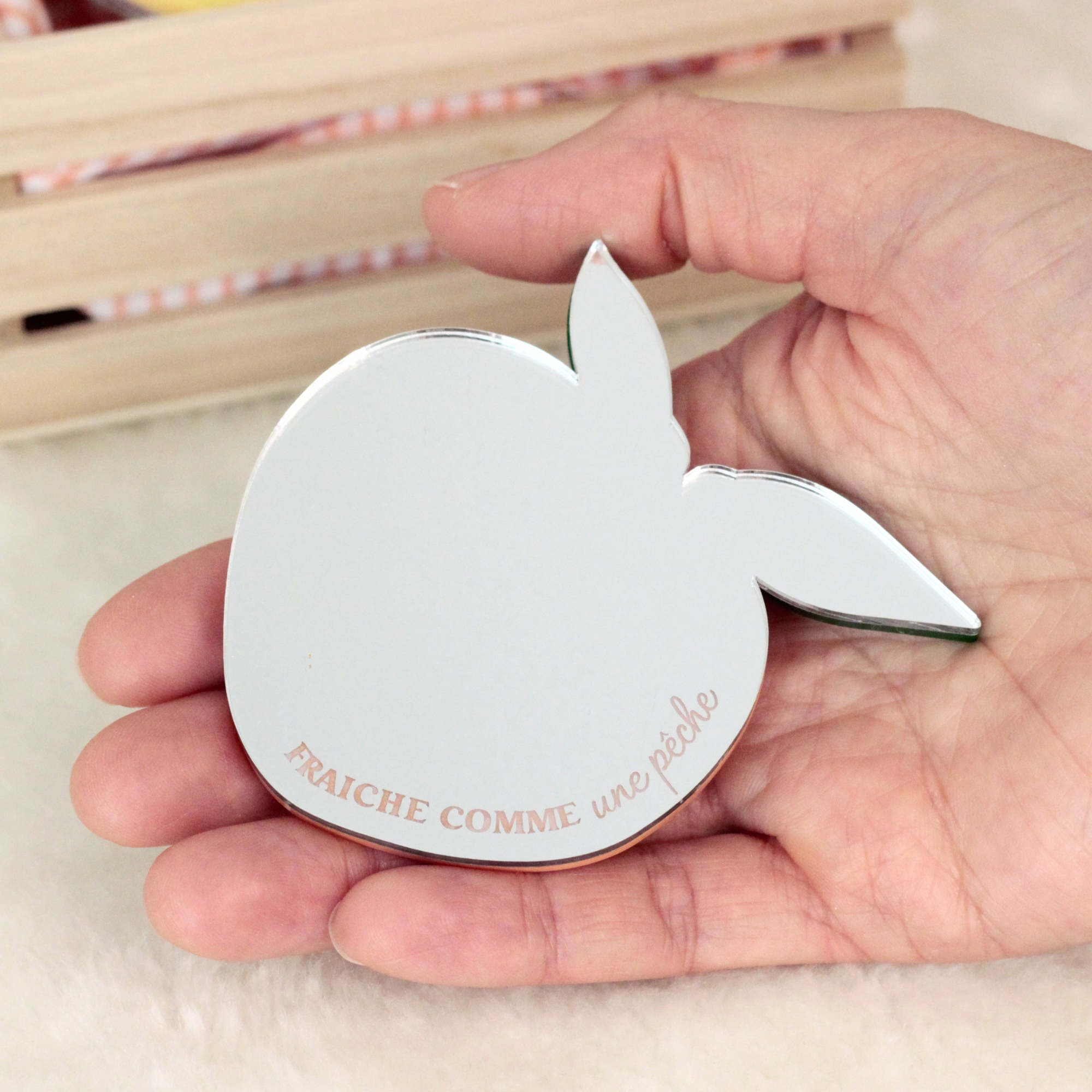arrière miroir de poche personnalisé en forme de pêche