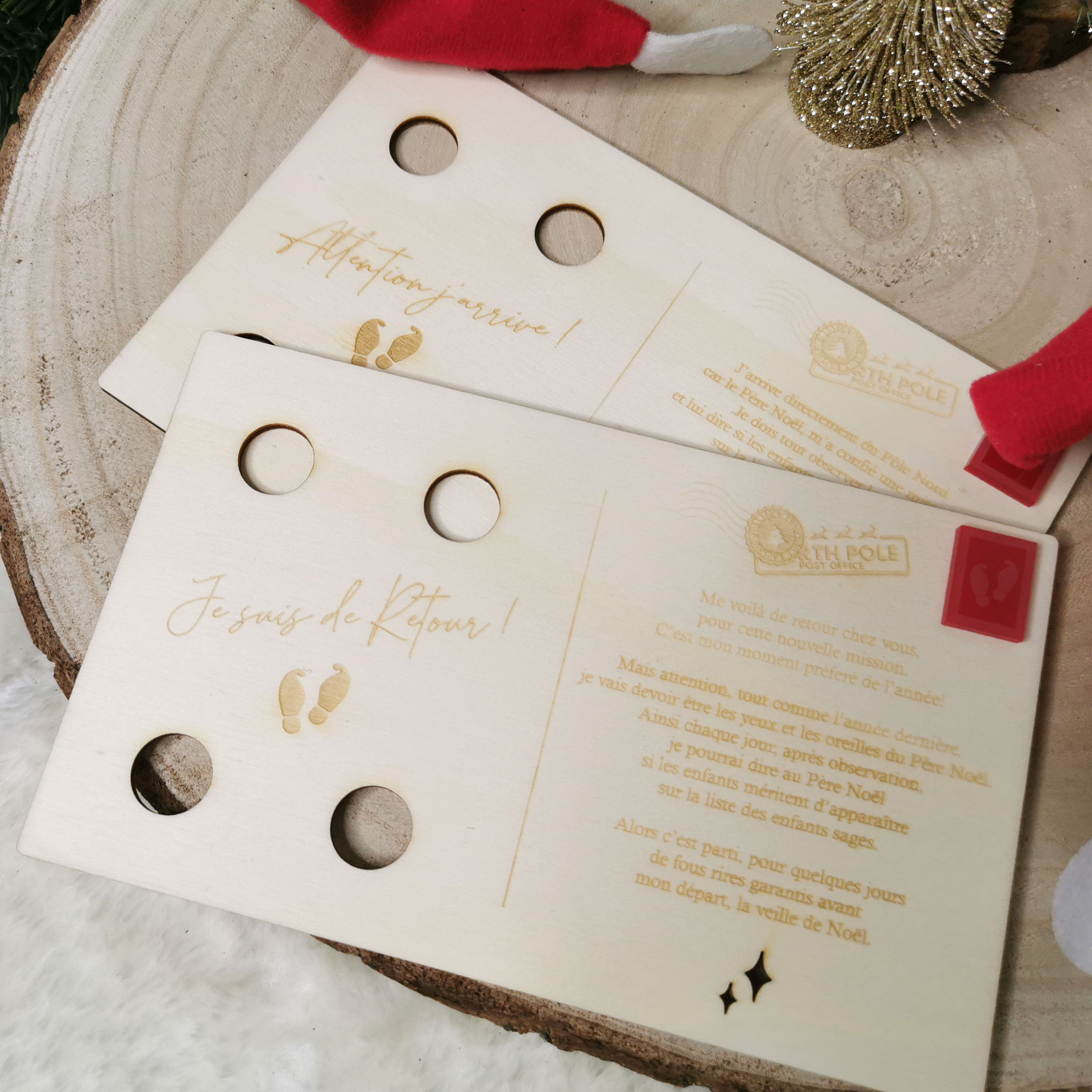 Cartes postales du lutin farceur en bois pour arrivée ou retour à Noël