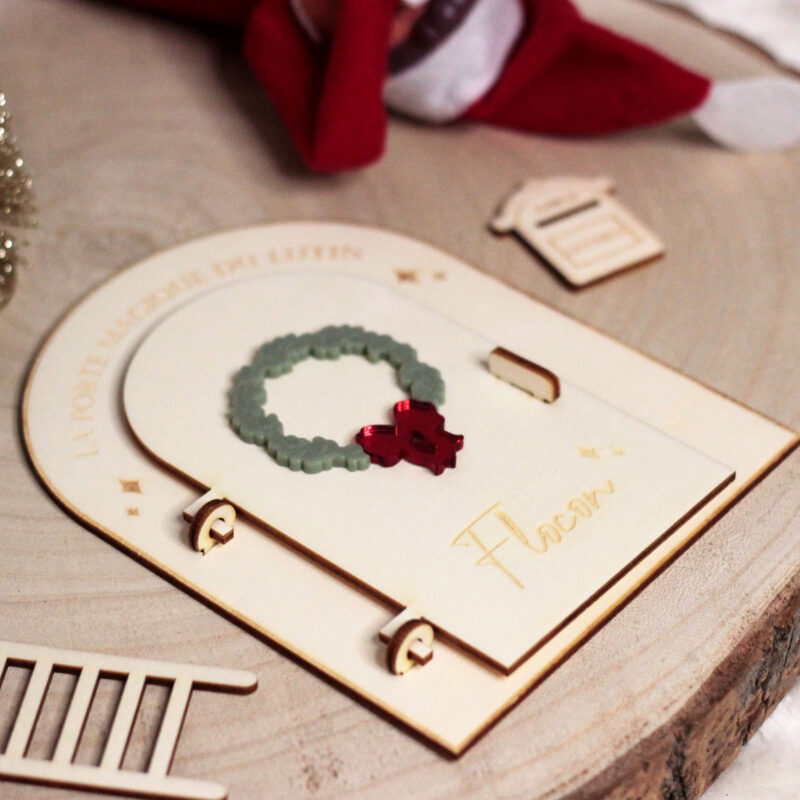 Décoration de Noël avec petite porte du lutin en bois personnalisée