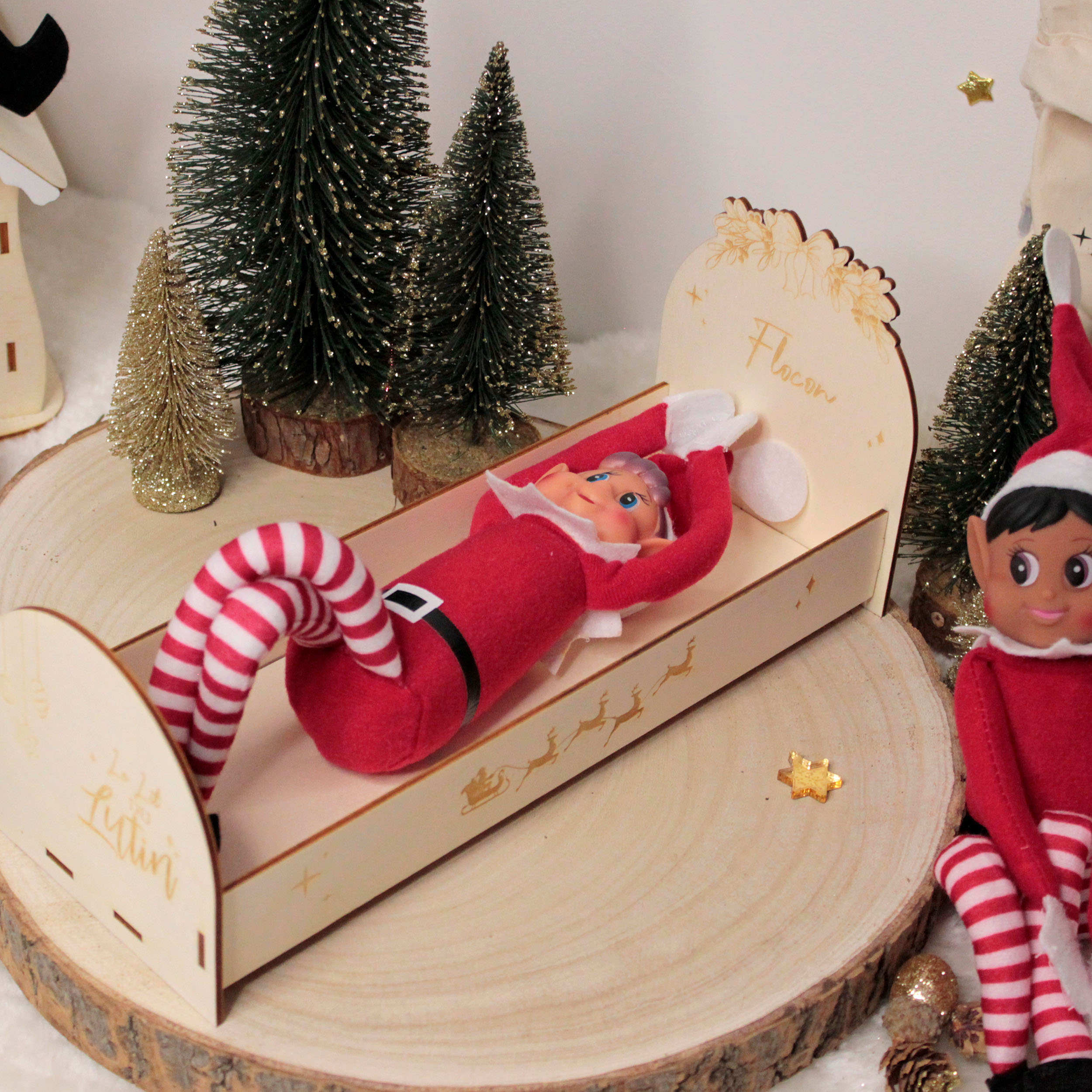 Lit personnalisé pour lutin farceur en bois – Image 3