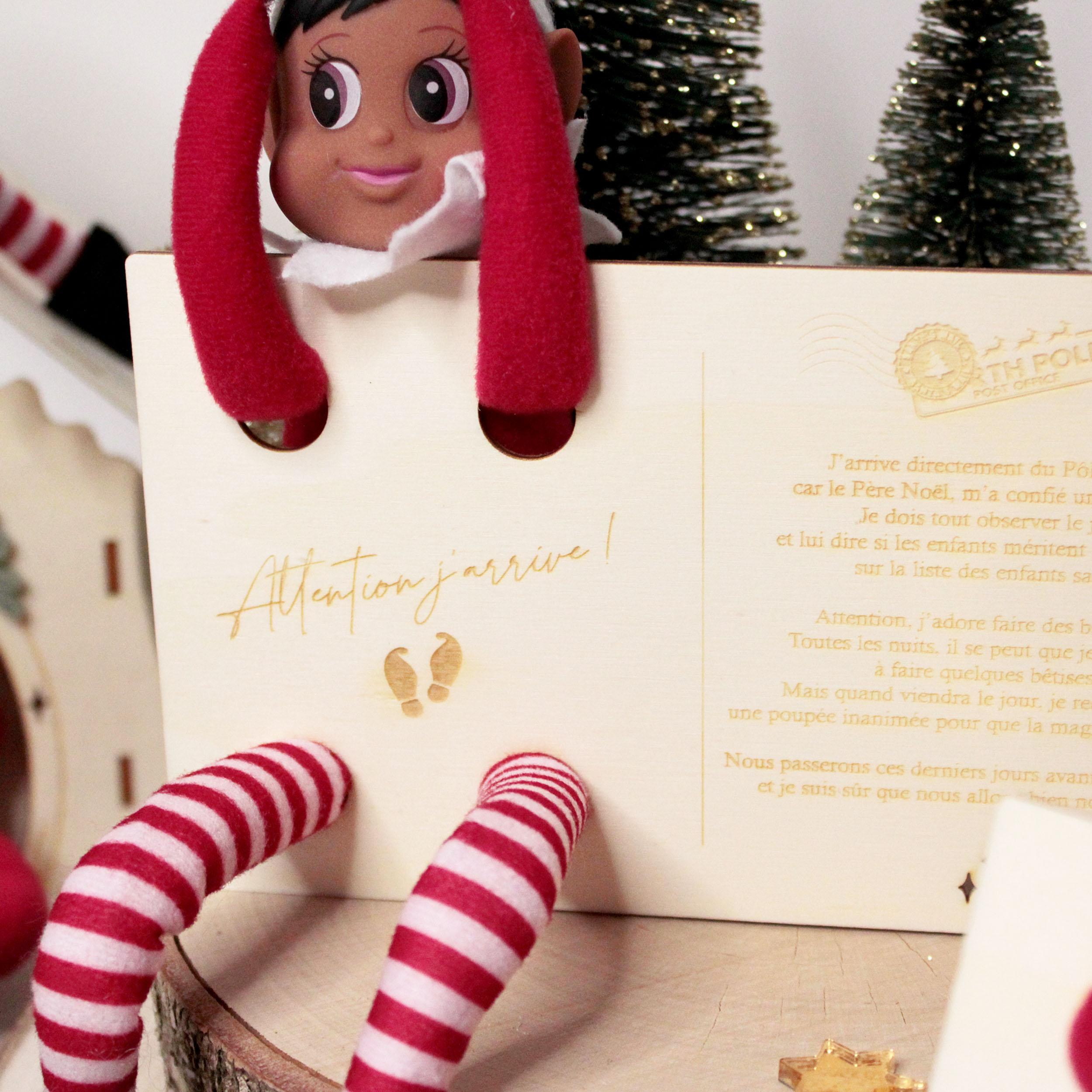 Lutin farceur du Pôle Nord avec carte d’arrivée en bois