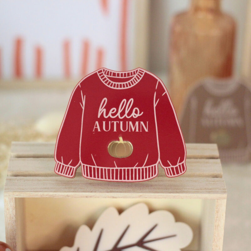 Magnet pull Hello Autumn terracotta dans une décoration cosy d’automne