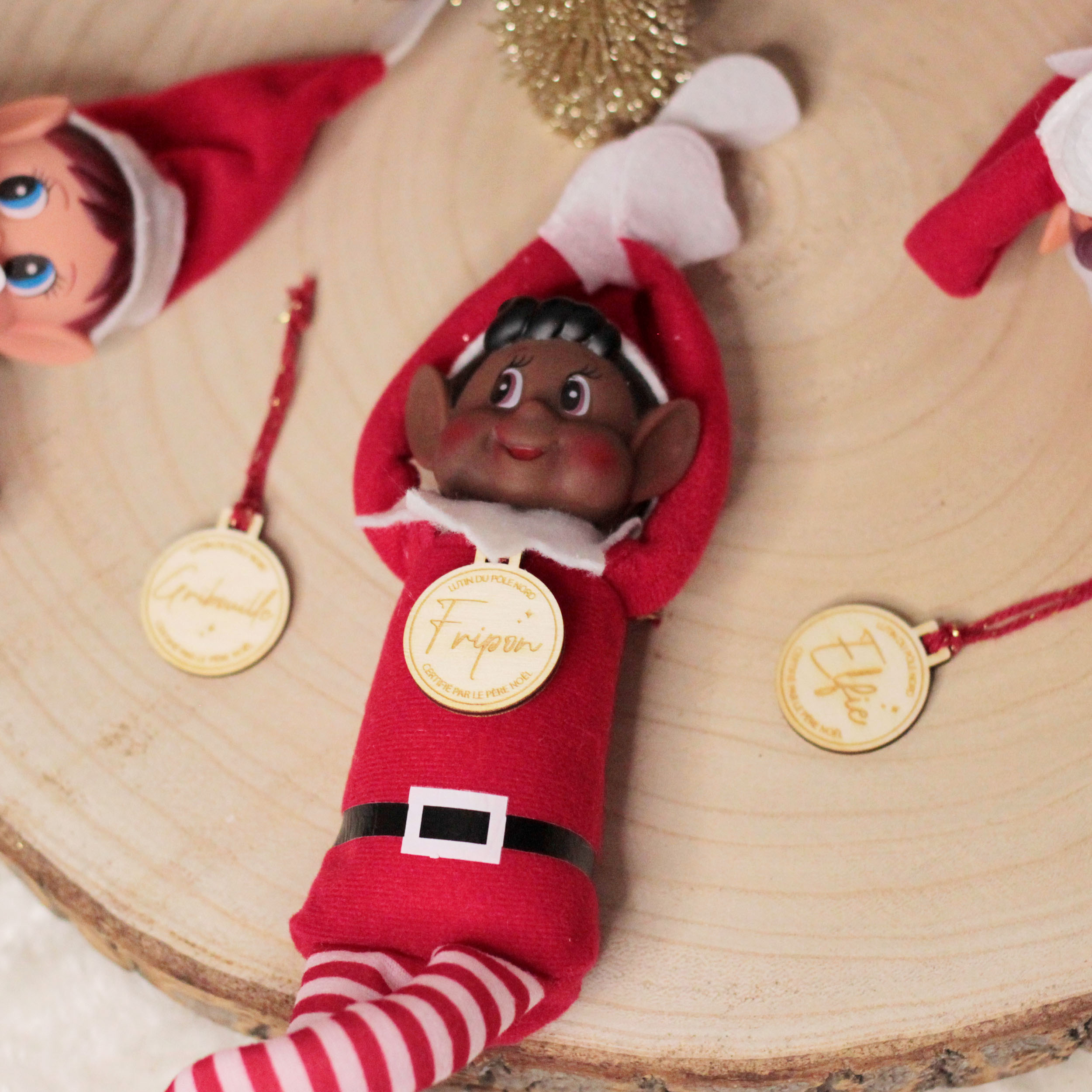 Médaillon personnalisé en bois pour lutin farceur