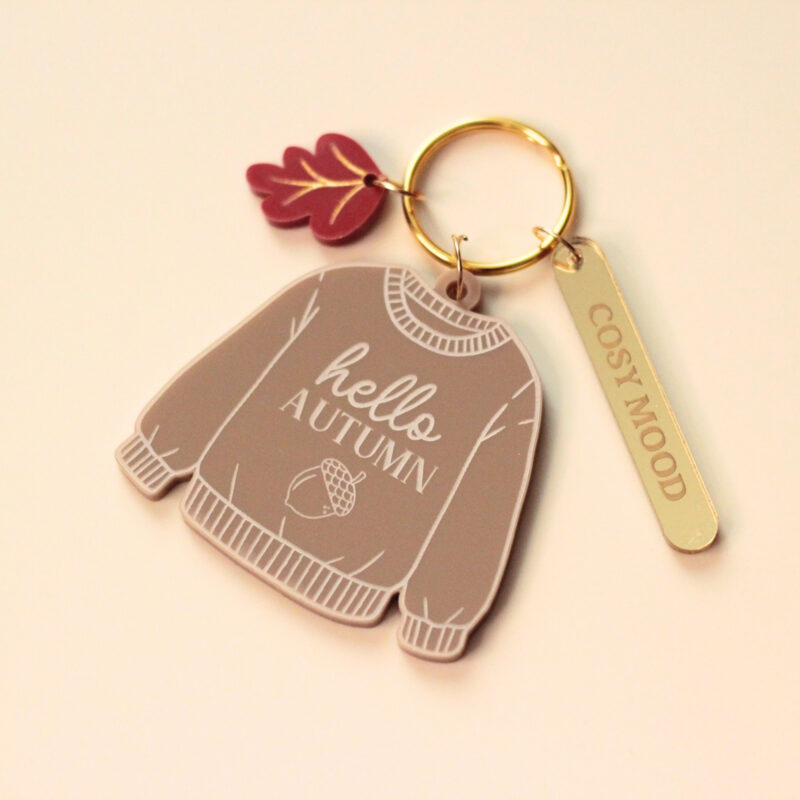 Porte-clé pull Hello Autumn moka avec languette miroir doré personnalisable et breloque feuille